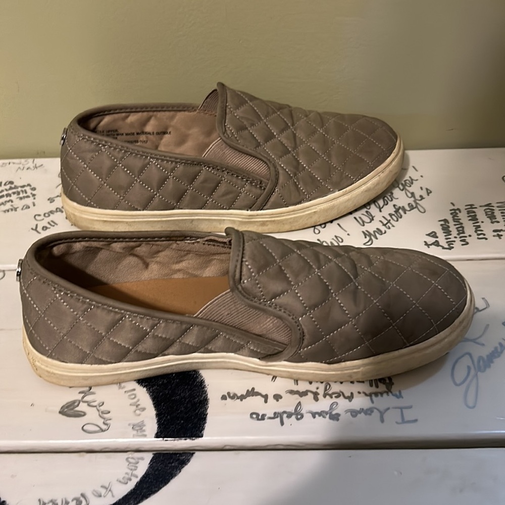Taupe Target Slides - Picture 2 of 3